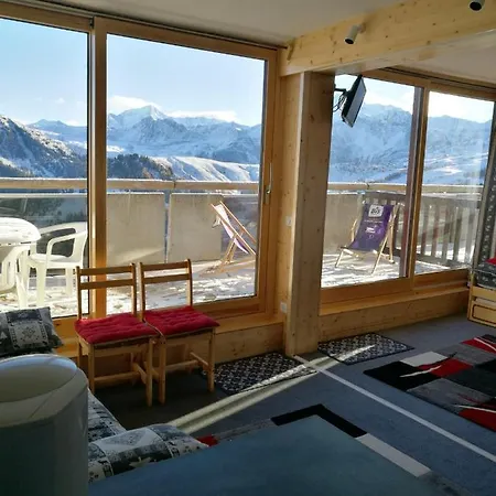 La Plagne Aime 2000: Ski-in/ski-out With Views Apartment *