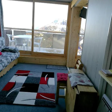 La Plagne Aime 2000: Ski-in/ski-out With Views Apartment